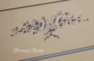 Letto singolo ad 1 piazza in legno con finitura laccata e decorata